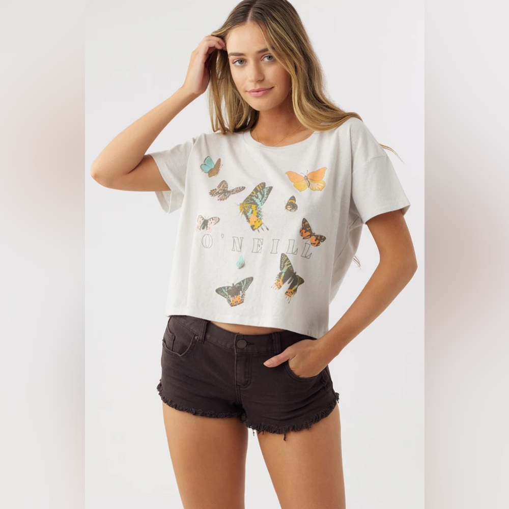 🦋🌞 Lot of 2 O’Neill Cropped Oversized Butterflies / Sun Shirts Size Large 🌞🦋